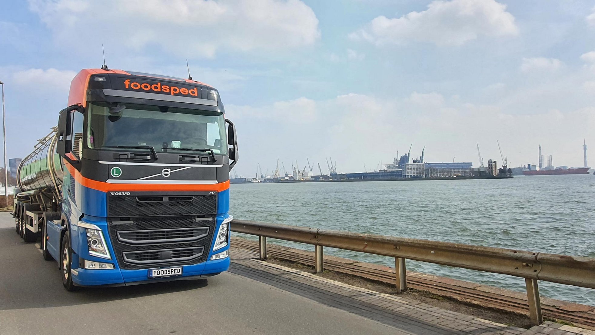 Transport flüssige Lebensmittel / Tankwagen von Foodsped Transport flüssige Lebensmittel / Tankwagen von Foodsped